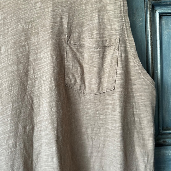 Vuori Sunset Tank Top in Burnt Clay Size Mhttps://www.google.com/url?sa=i&url=ht - Picture 5 of 9